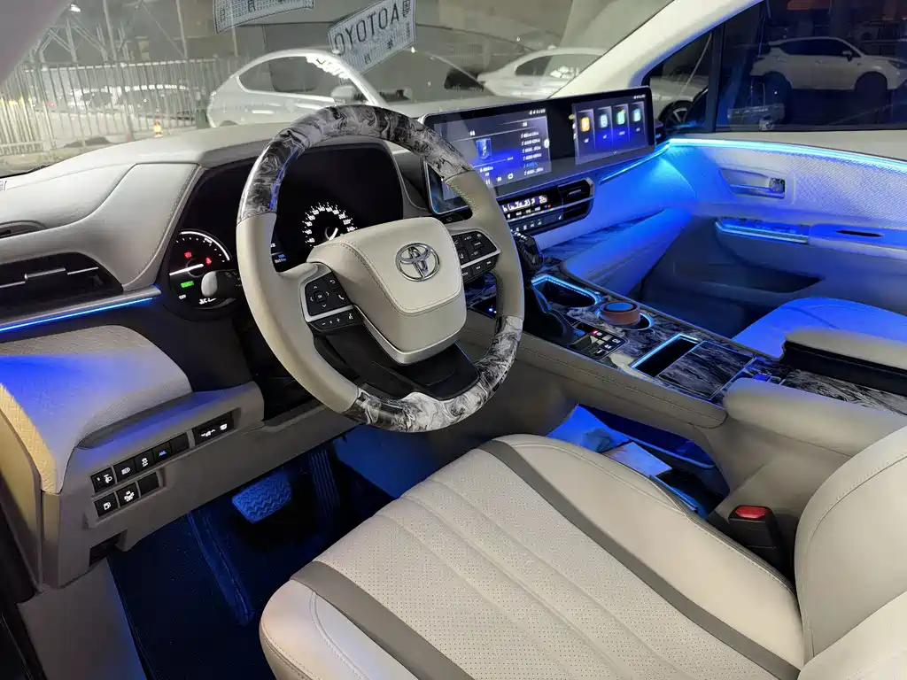 Toyota Sienna — миниатюра 22