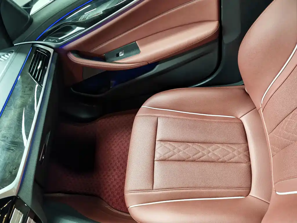 BMW 5 Series — миниатюра 12