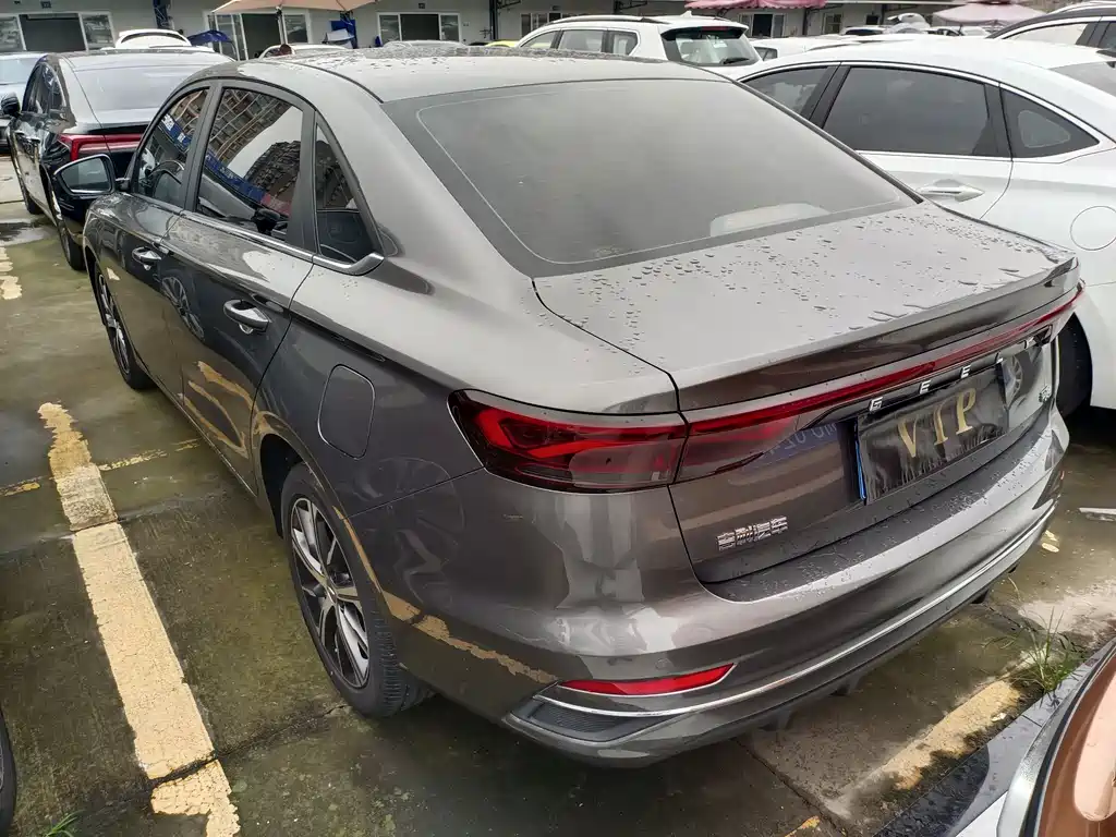 Geely Emgrand — миниатюра 15