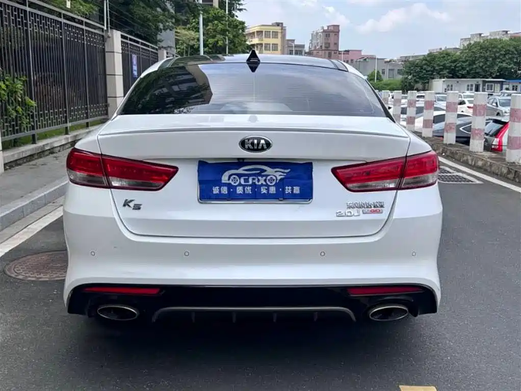 Kia K5 2016 1.6T AT LUX