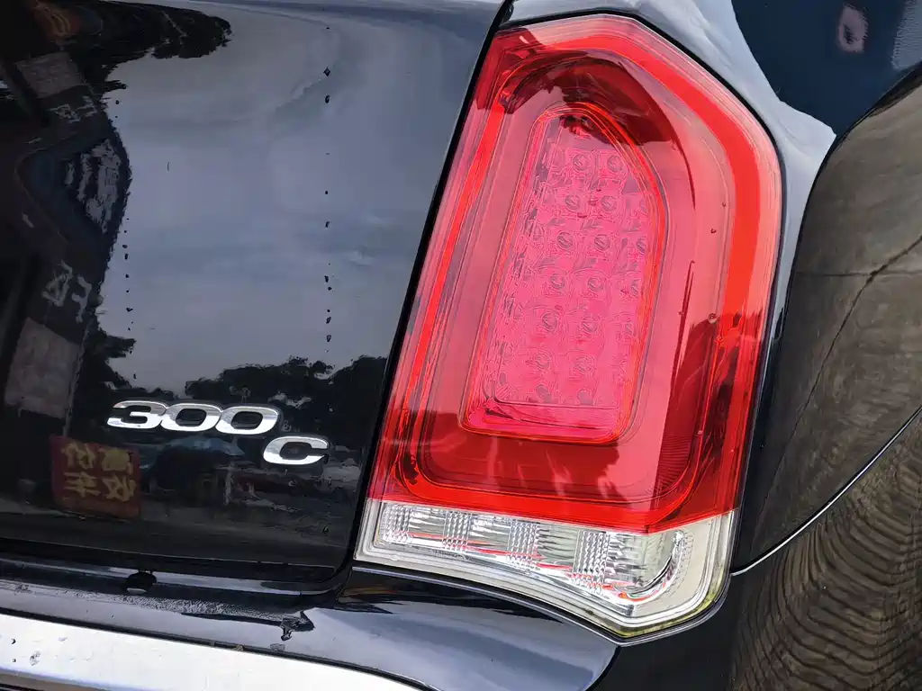 Chrysler 300C — миниатюра 9