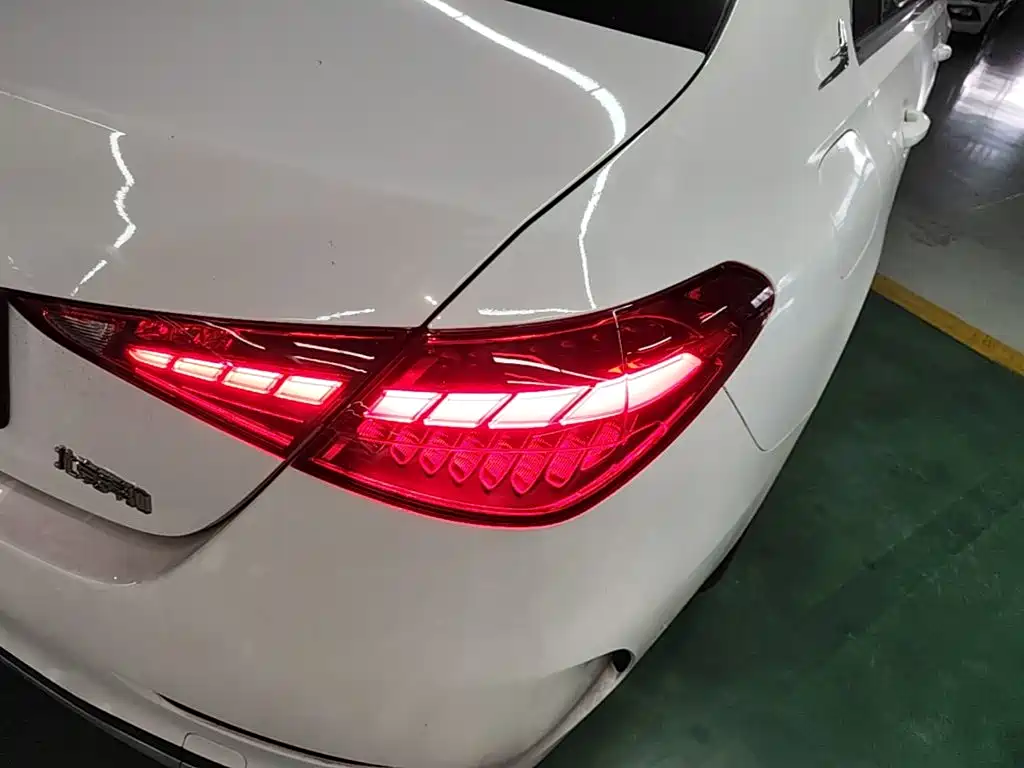 Mercedes-Benz C-Class — миниатюра 8