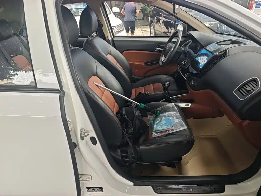Geely King Kong — миниатюра 25