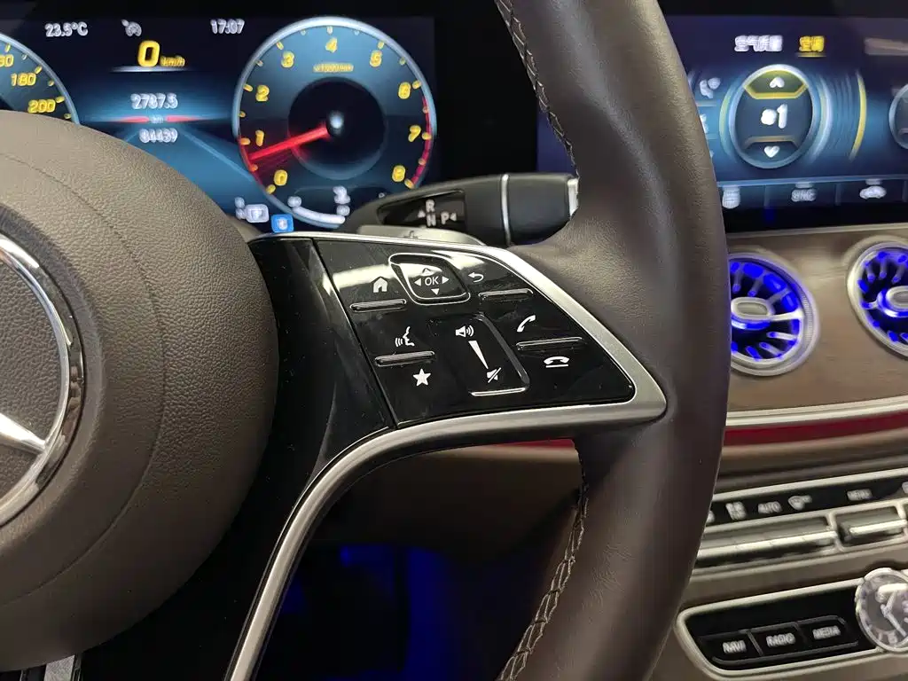Mercedes-Benz E-Class — миниатюра 21