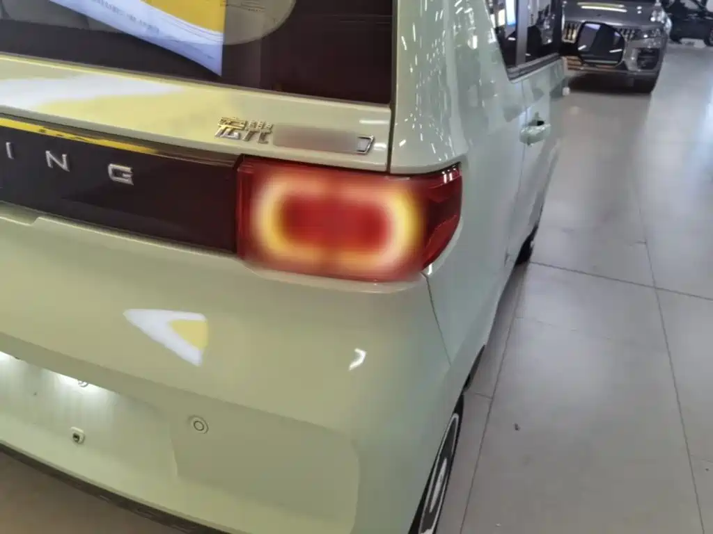 Wuling MINIEV — миниатюра 8