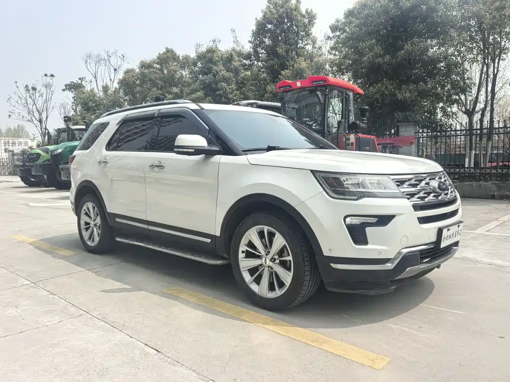 Ford Explorer (Import) - фото 3