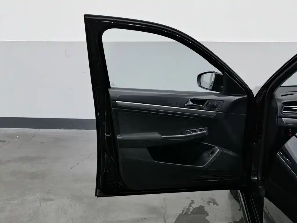 Volkswagen Lavida — миниатюра 8