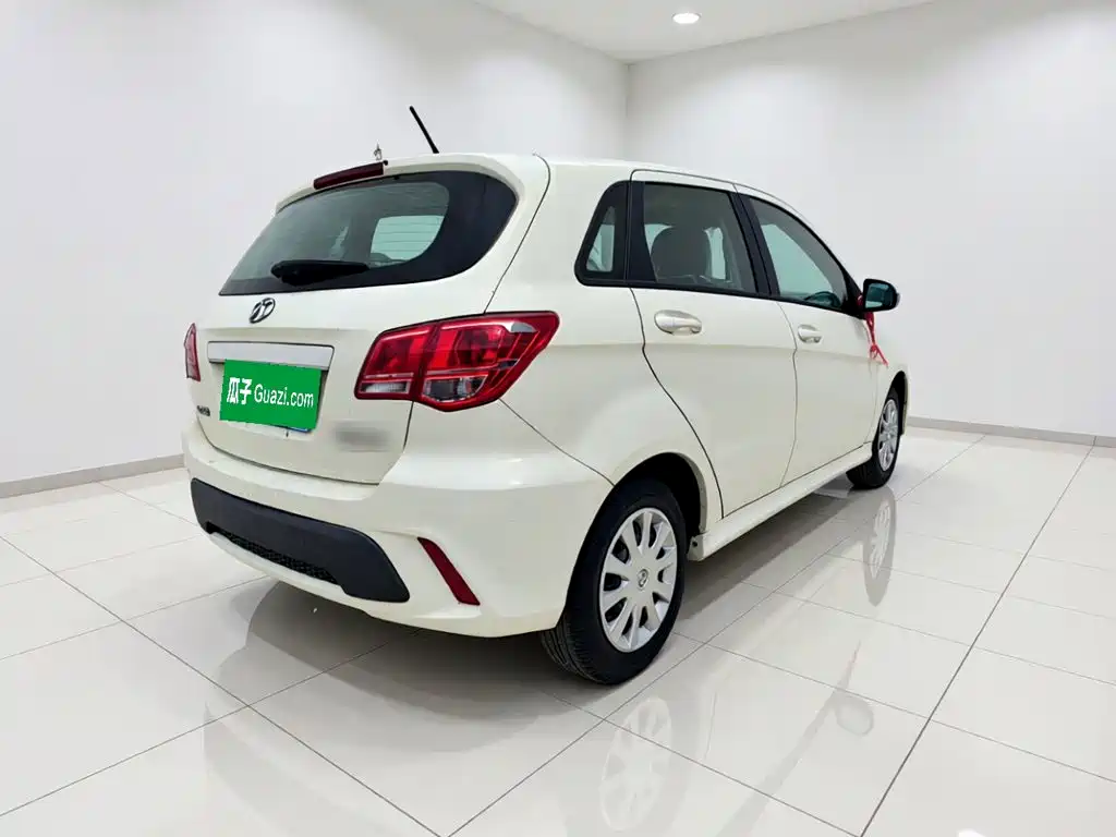BAIC Senova D20 — миниатюра 6