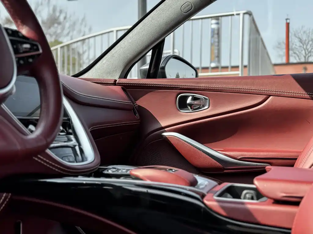 Aston Martin DBX 2021 4.0T V8