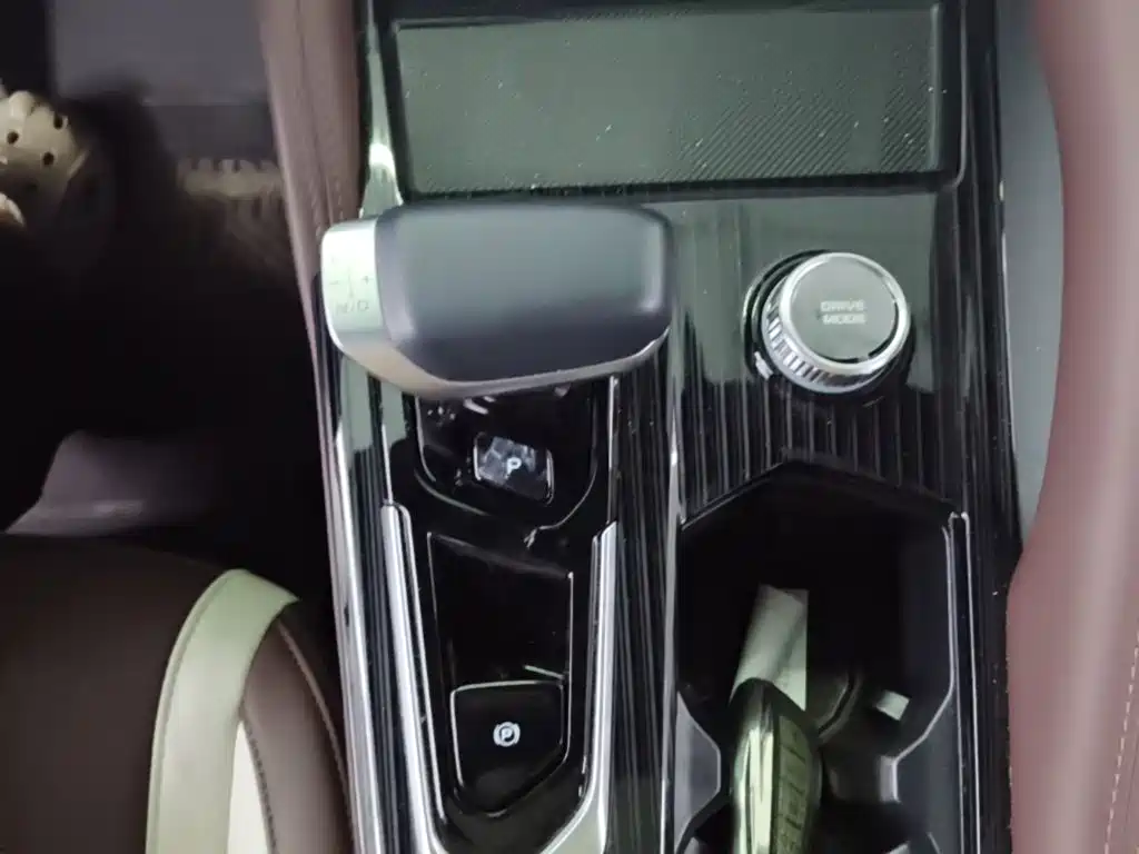 Geely Xingyue L — миниатюра 14