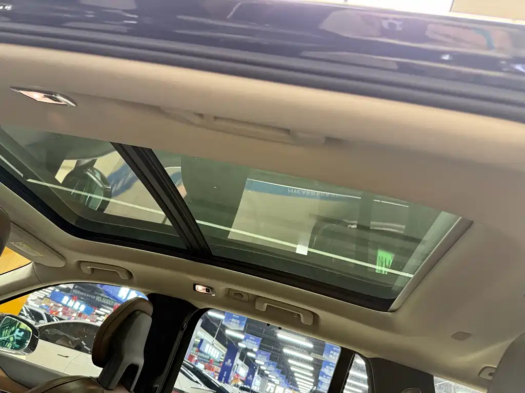 Volvo XC90 — миниатюра 10