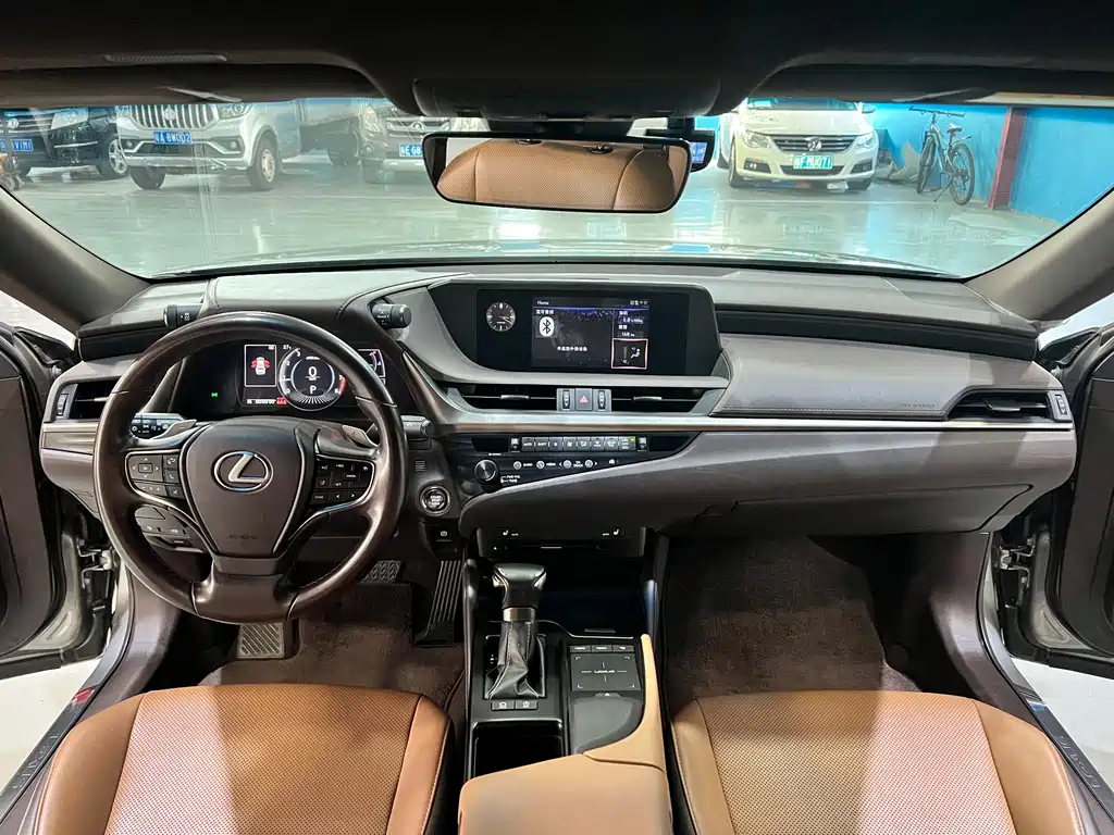 Lexus ES — миниатюра 5