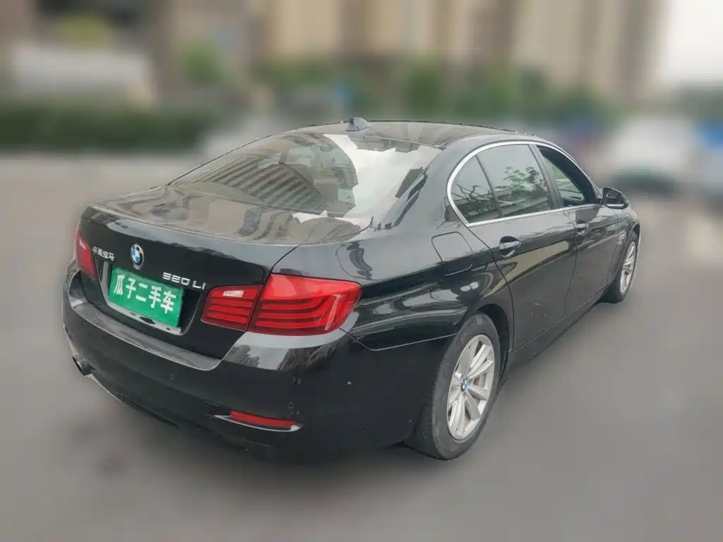 BMW 5 Series — миниатюра 4