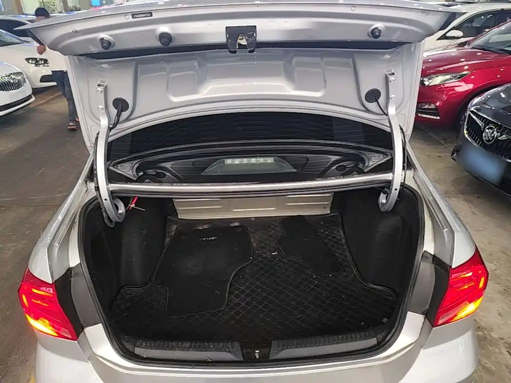 Volkswagen Jetta — миниатюра 19