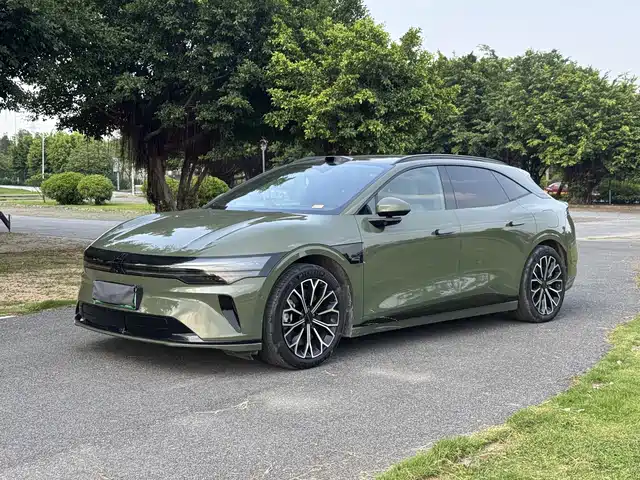 2025 Zeekr 007
