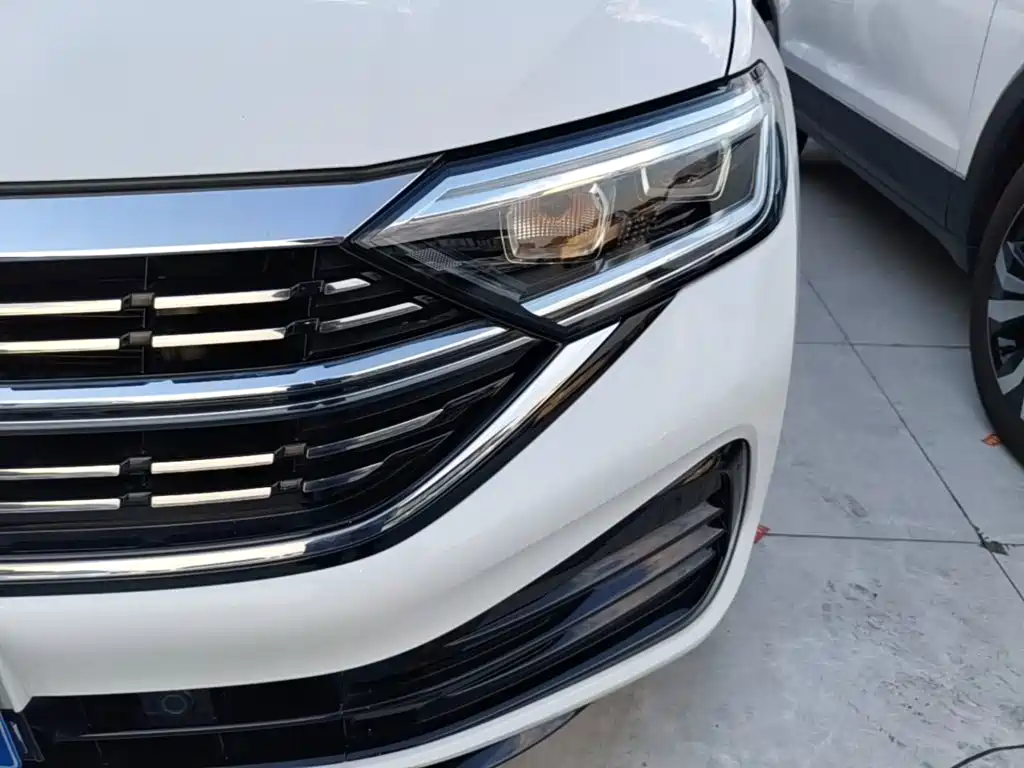 Volkswagen Sagitar — миниатюра 24