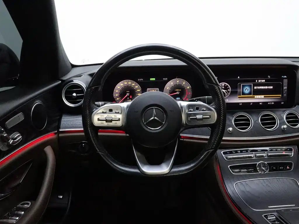 Mercedes-Benz E-Class — миниатюра 17