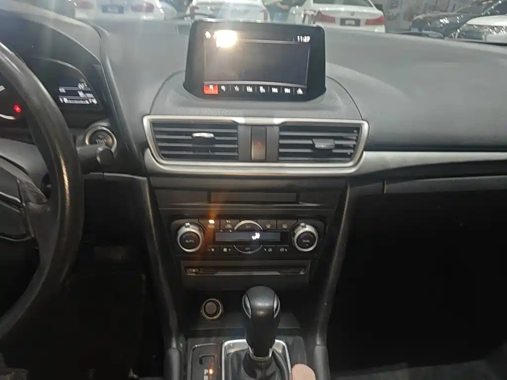 Mazda 3 Axela — миниатюра 9