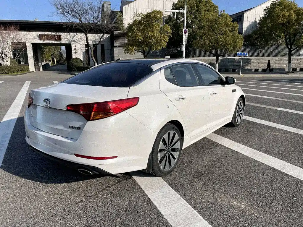 Kia K5 2012 2.0L AT Premium