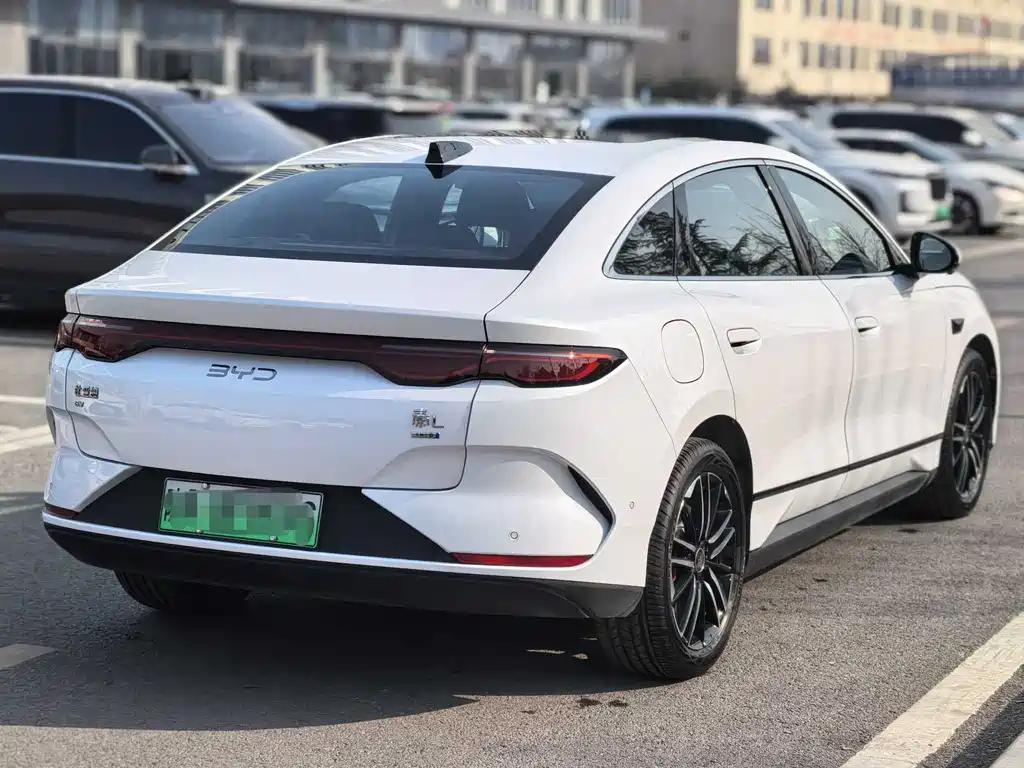 BYD QIN L