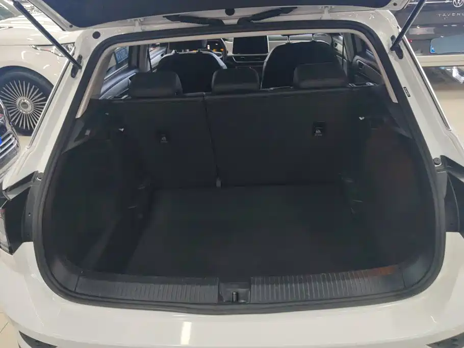 Volkswagen T-Roc — миниатюра 4