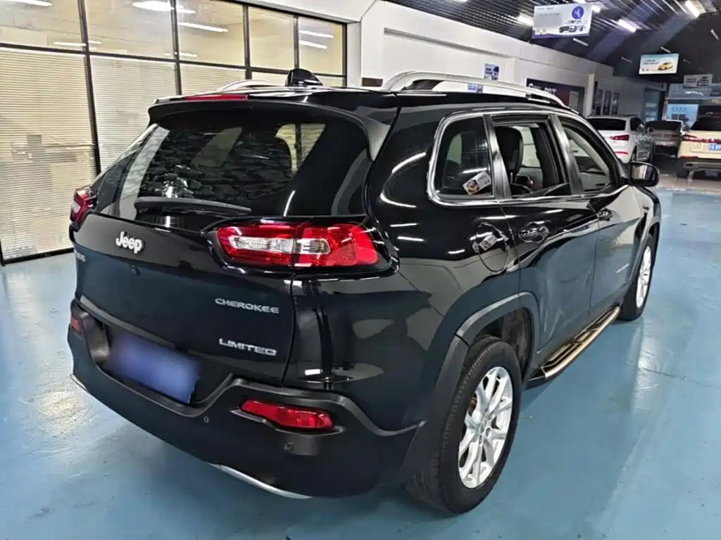 Jeep Cherokee — миниатюра 7