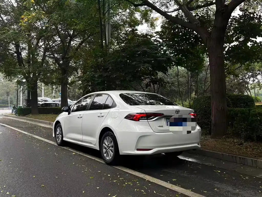 Toyota Corolla — миниатюра 5