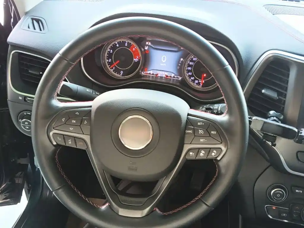 Jeep Cherokee — миниатюра 11