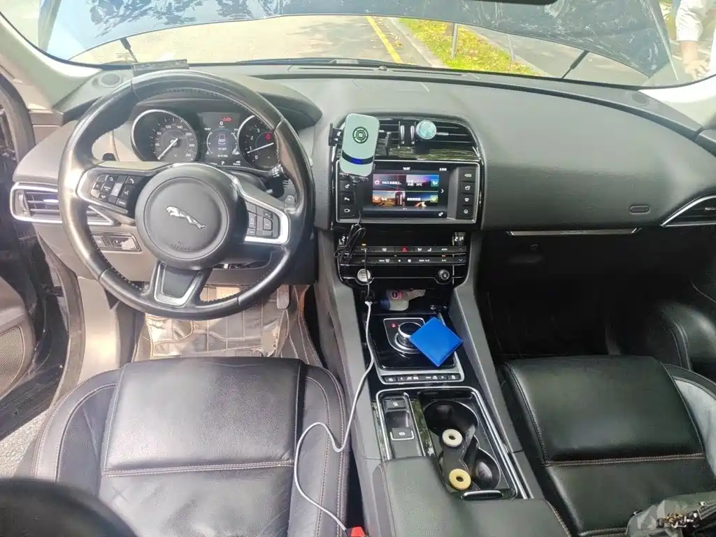 Jaguar F-PACE — миниатюра 13