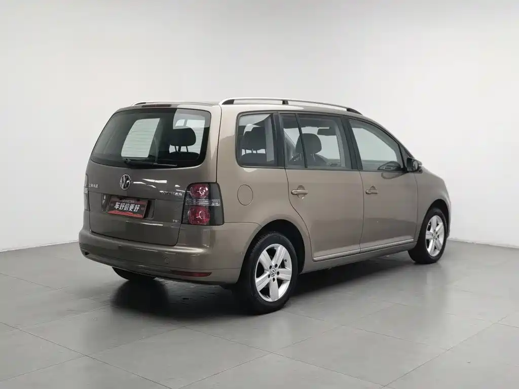 Volkswagen Touran — миниатюра 2