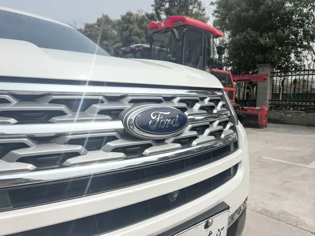 Ford Explorer (Import) - фото 6