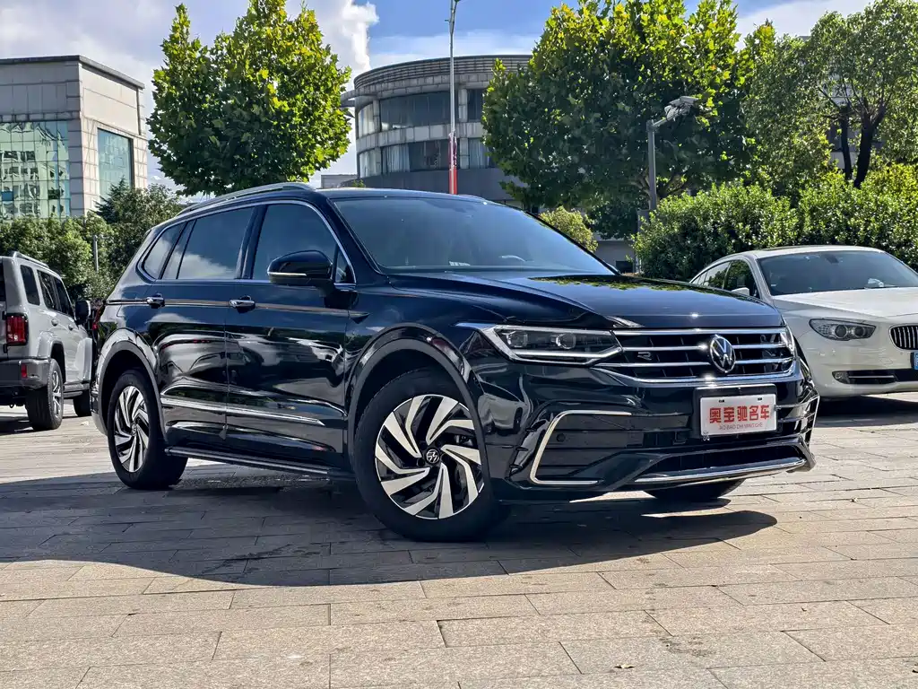 Volkswagen Tiguan L — миниатюра 3