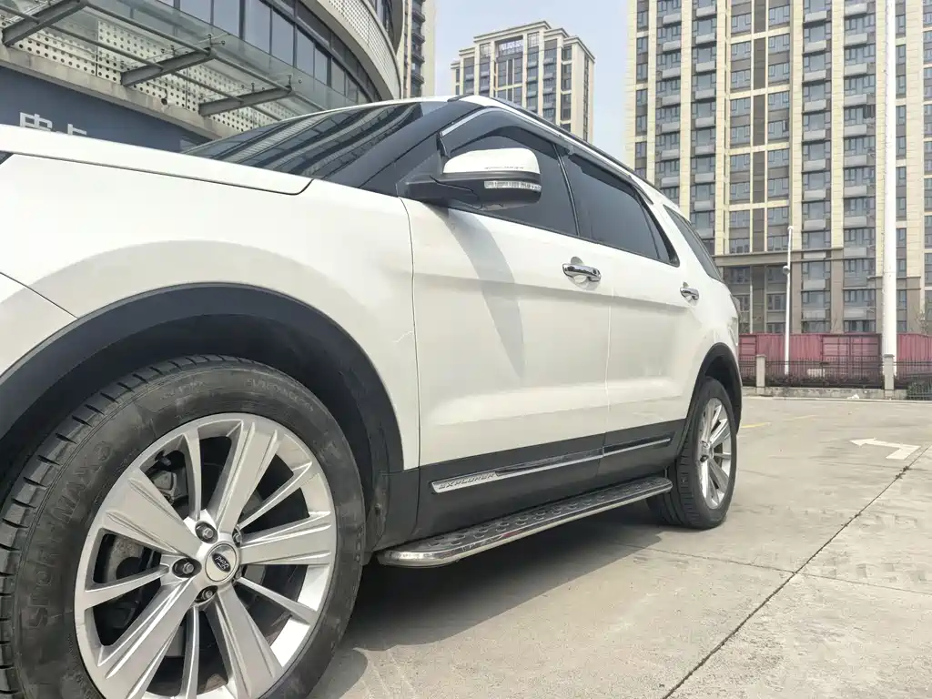 Ford Explorer (Import) - фото 7