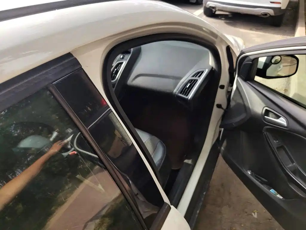 Ford Focus — миниатюра 22