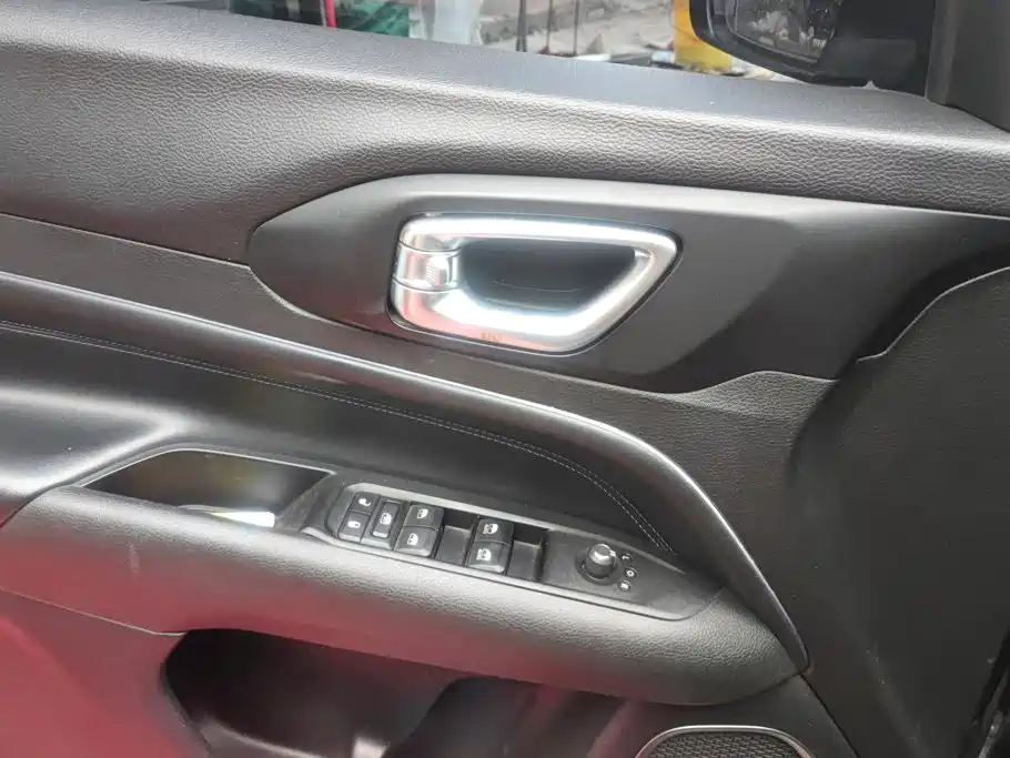 Jeep Compass — миниатюра 7