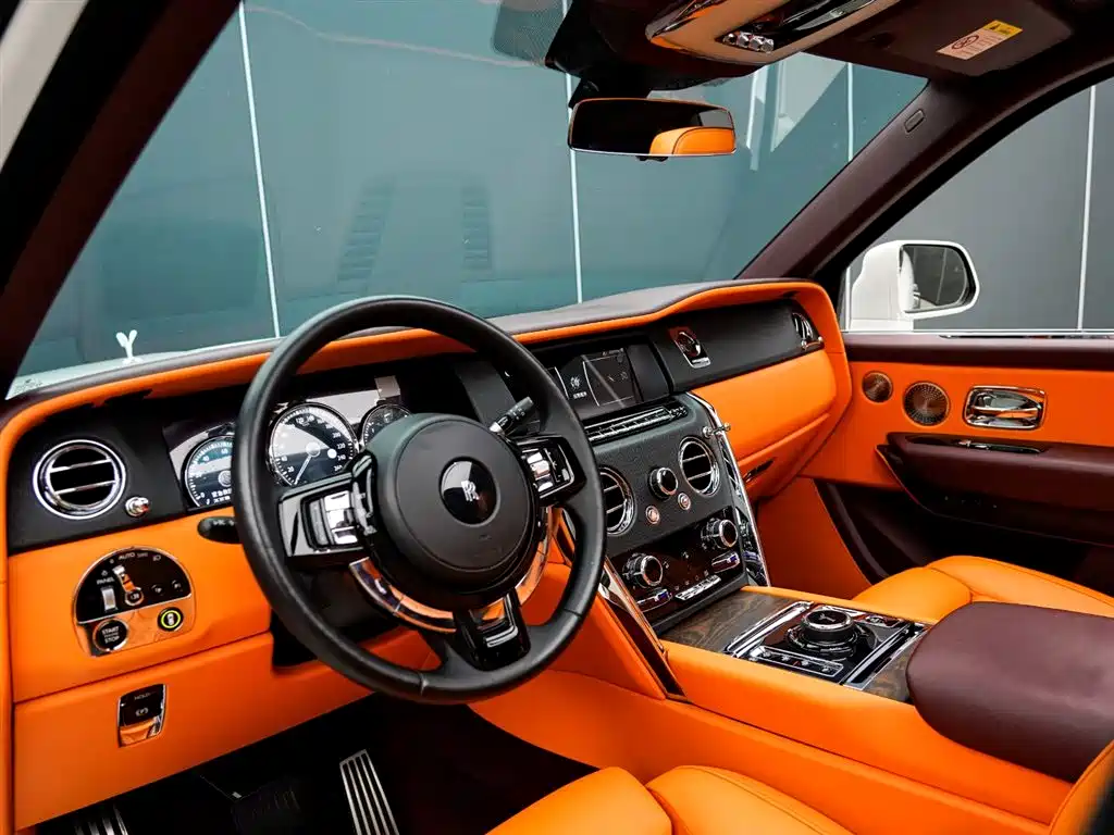 Rolls-Royce Cullinan 2018 мест