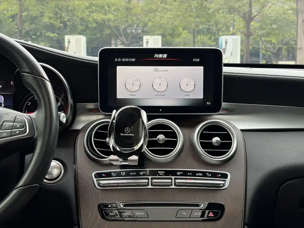 Mercedes-Benz GLC — миниатюра 11