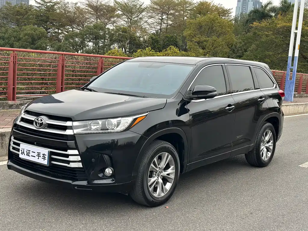 TOYOTA HIGHLANDER