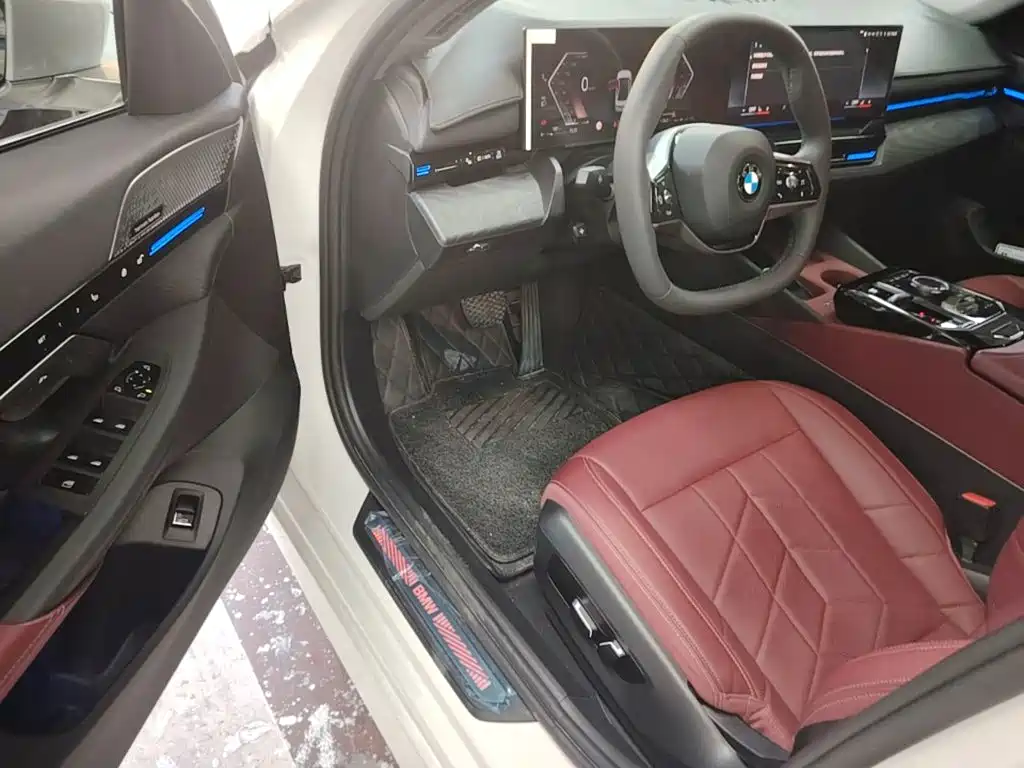 BMW 5 Series — миниатюра 16