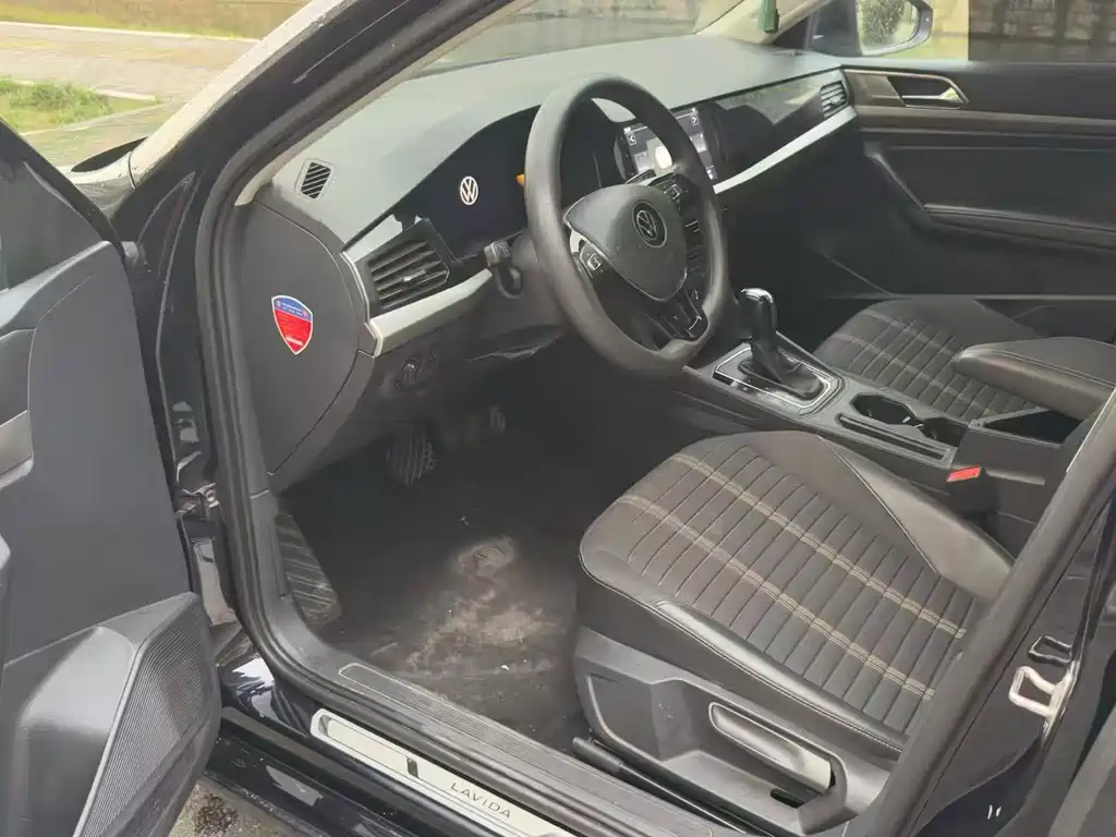 Volkswagen Lavida — миниатюра 6