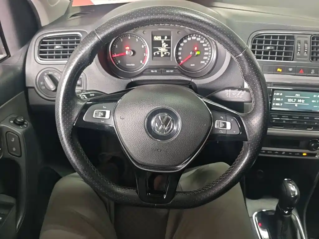 Volkswagen Polo — миниатюра 11