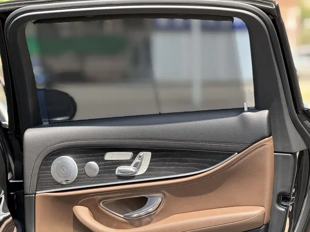 Mercedes-Benz E-Class — миниатюра 14