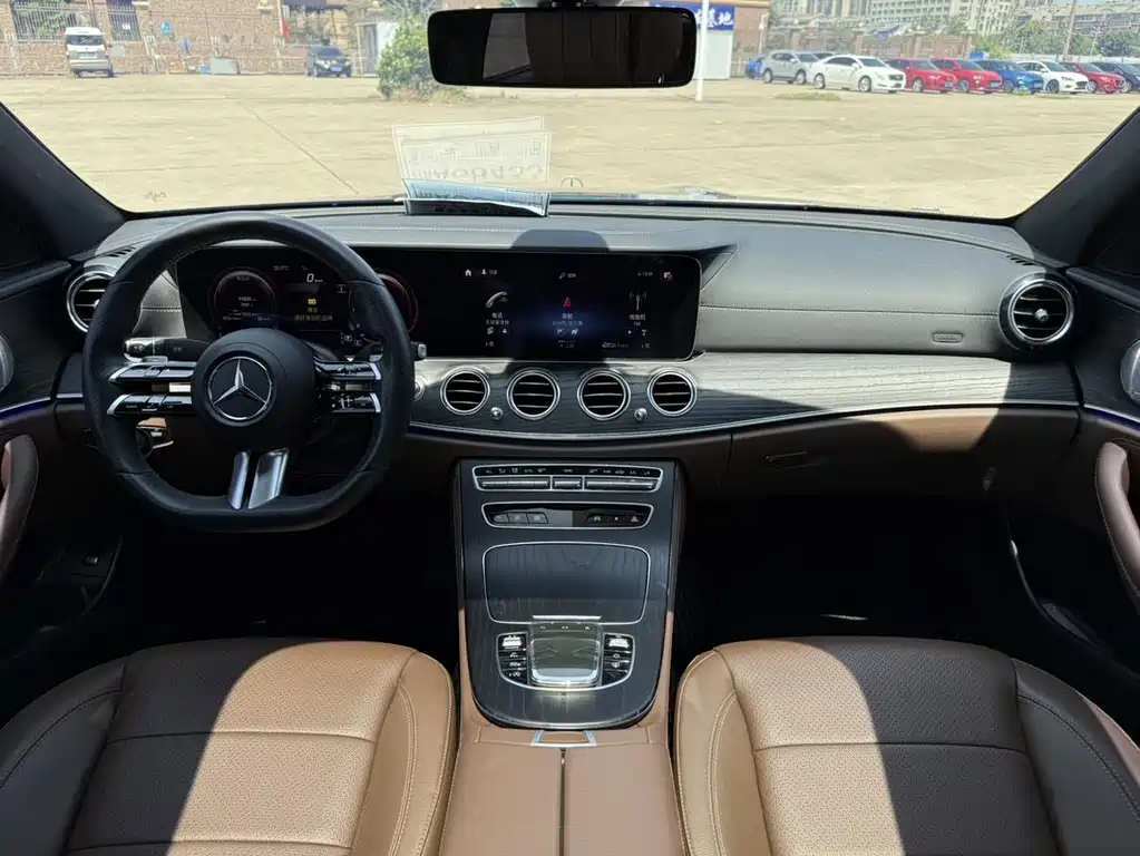 Mercedes-Benz E-Class — миниатюра 12