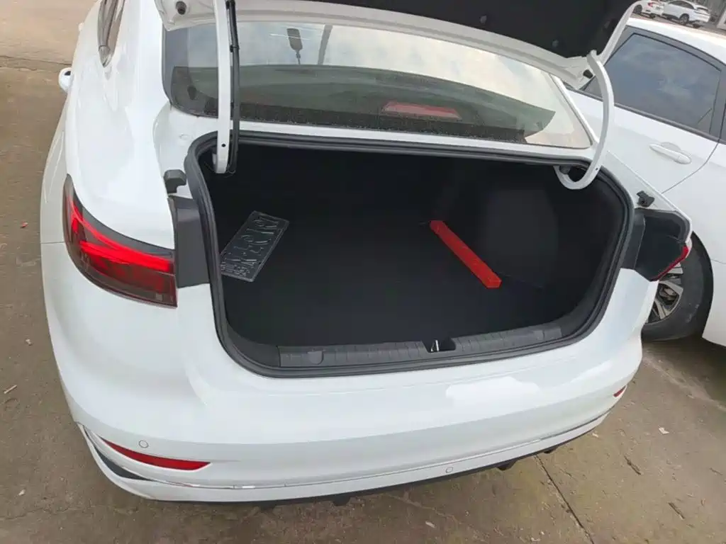 Geely Emgrand — миниатюра 19