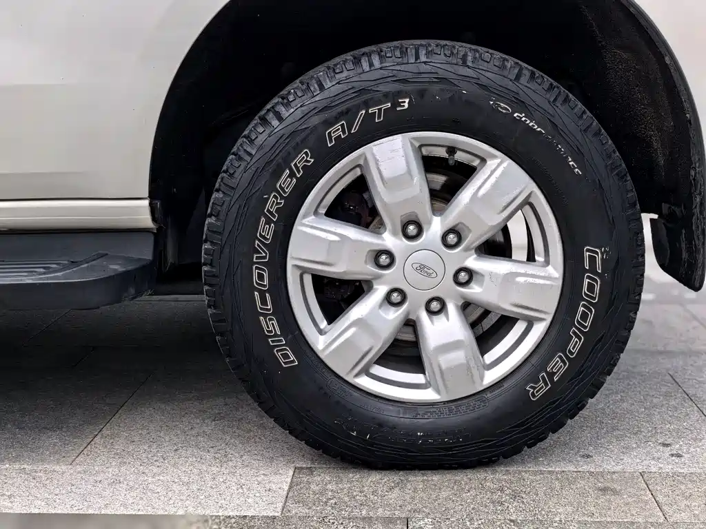 Ford Everest — миниатюра 23