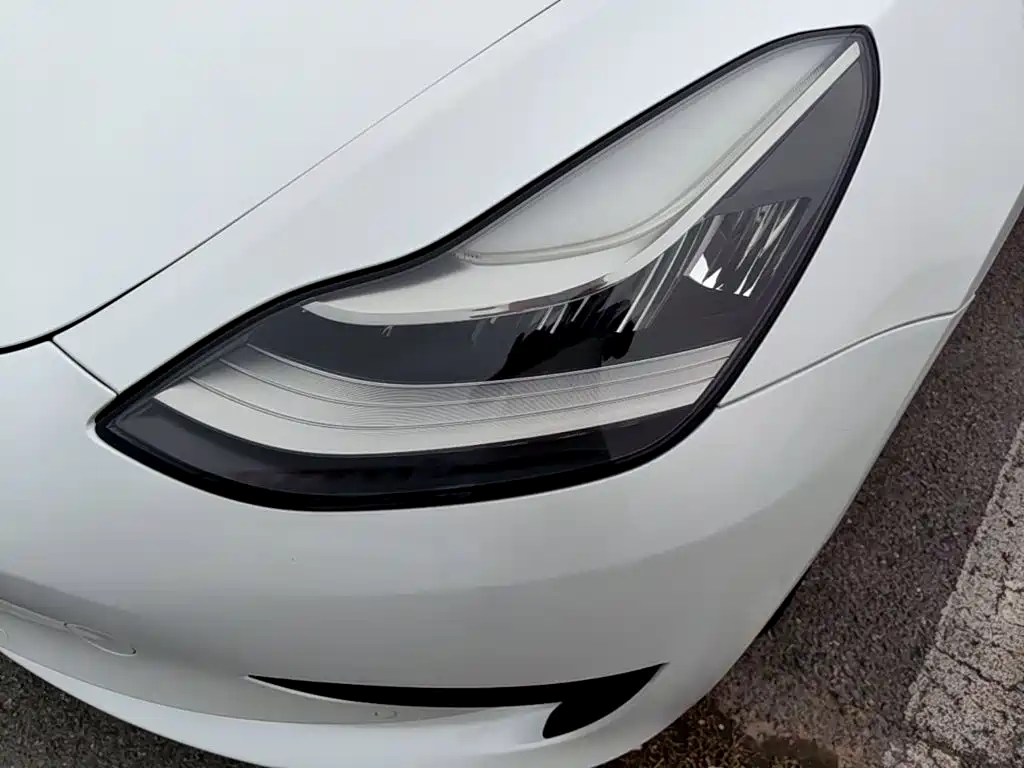Tesla Model 3 — миниатюра 24
