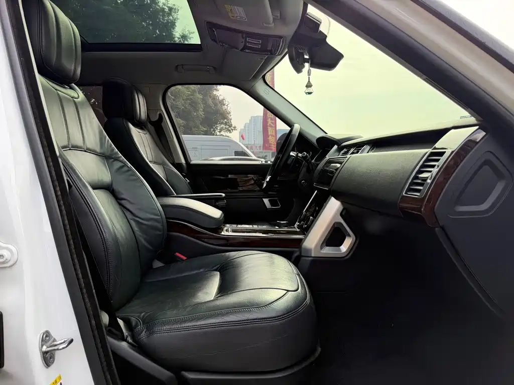 Land Rover Range Rover — миниатюра 6