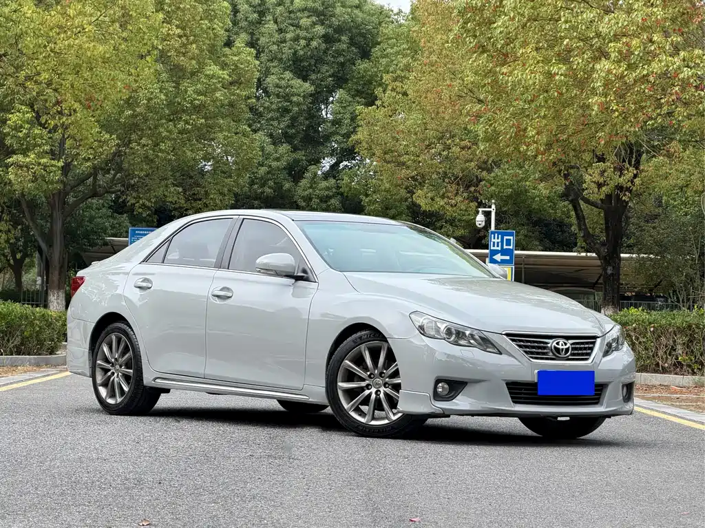 Toyota Reiz — миниатюра 3