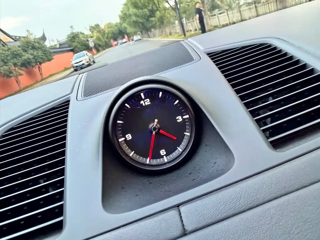Porsche Cayenne — миниатюра 20