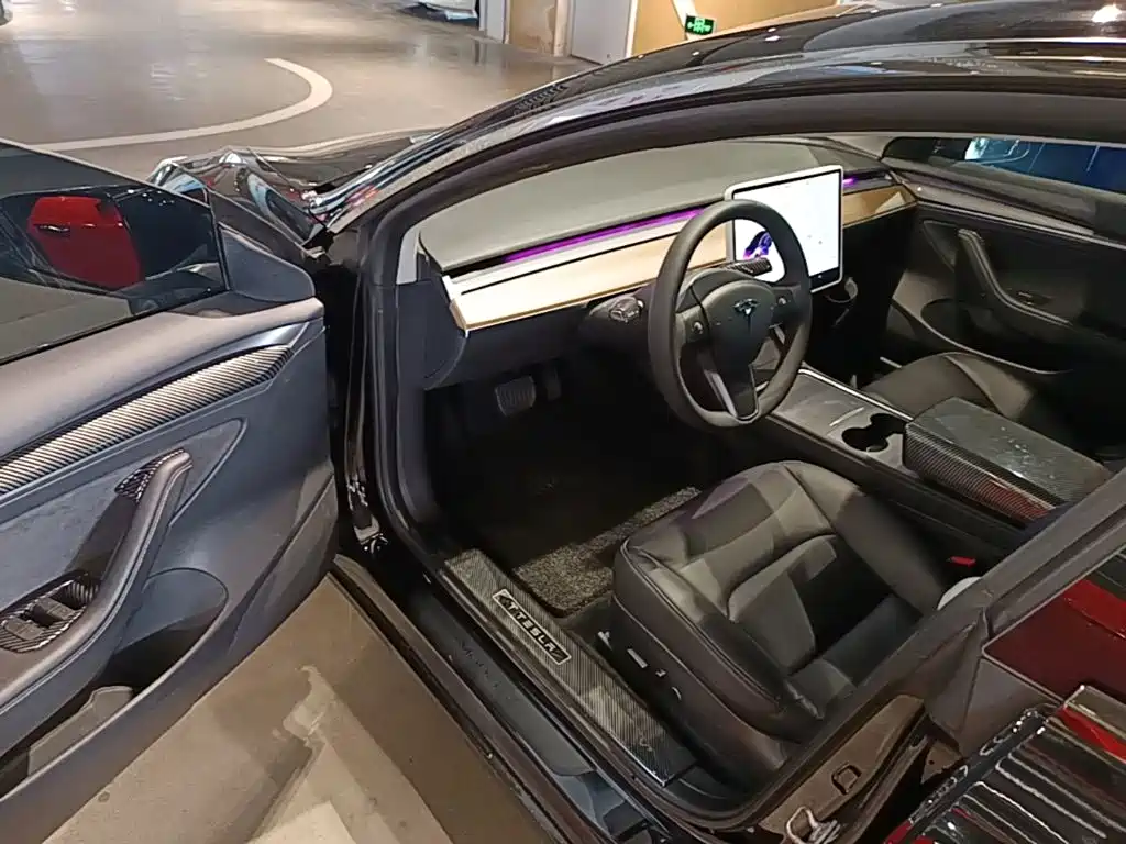 Tesla Model 3 — миниатюра 16